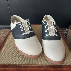 Gently Used PREDICTIONS Oxfords